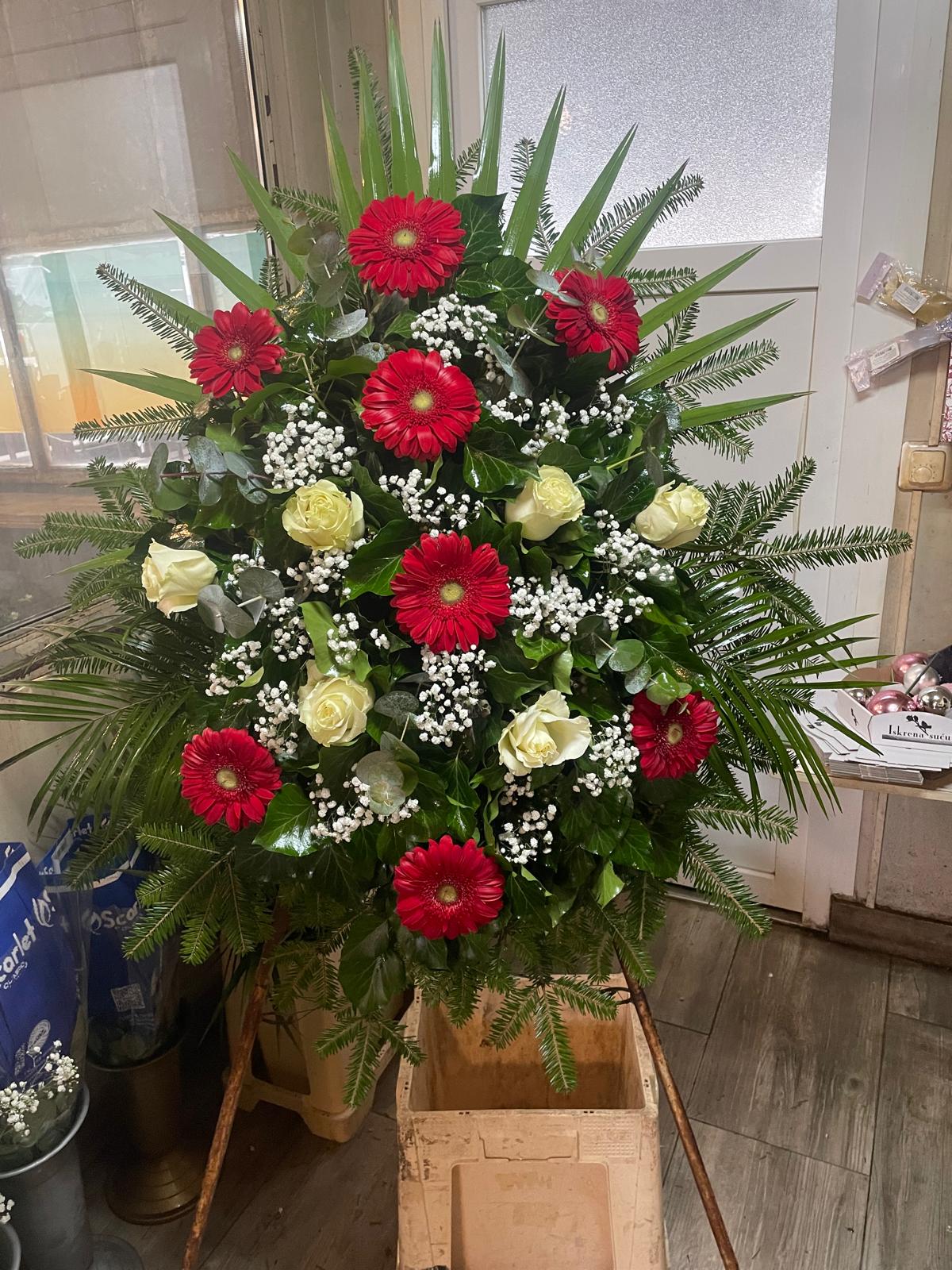 Aranžman za lijes rozo